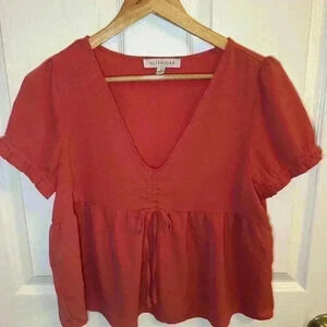 Olive and Oak Medium Salmon Colored Dressy V Neck Blouse Ladies size Medium